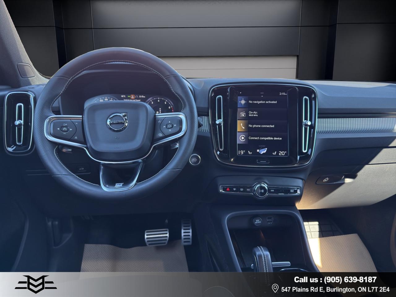 2020 Volvo XC40 T5 AWD R-Design Pkg - Moonroof - Leather !!! Photo