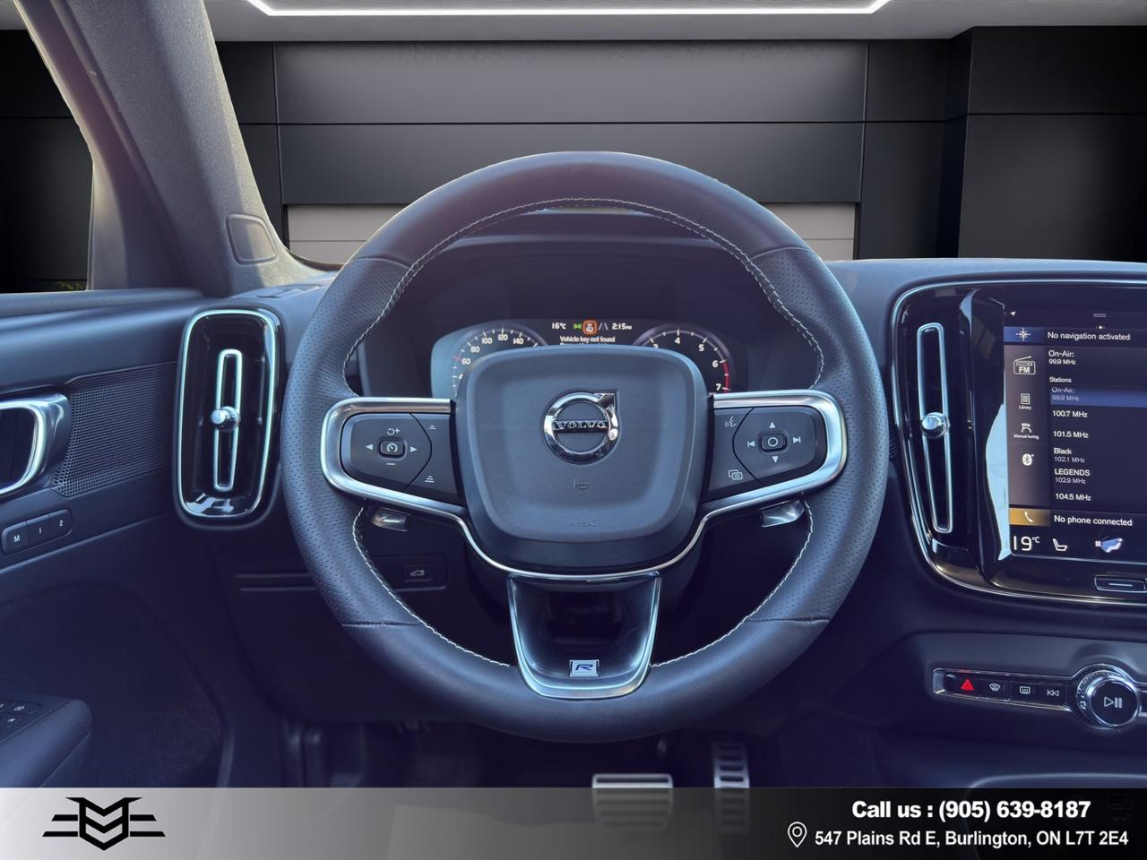 2020 Volvo XC40 T5 AWD R-Design Pkg - Moonroof - Leather !!! Photo