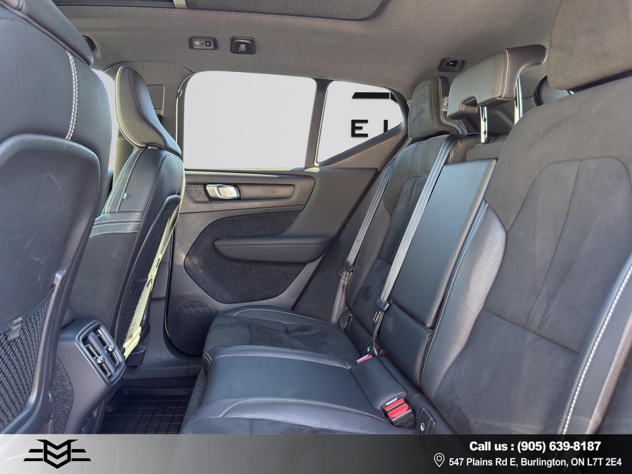 2020 Volvo XC40 T5 AWD R-Design Pkg - Moonroof - Leather !!! Photo