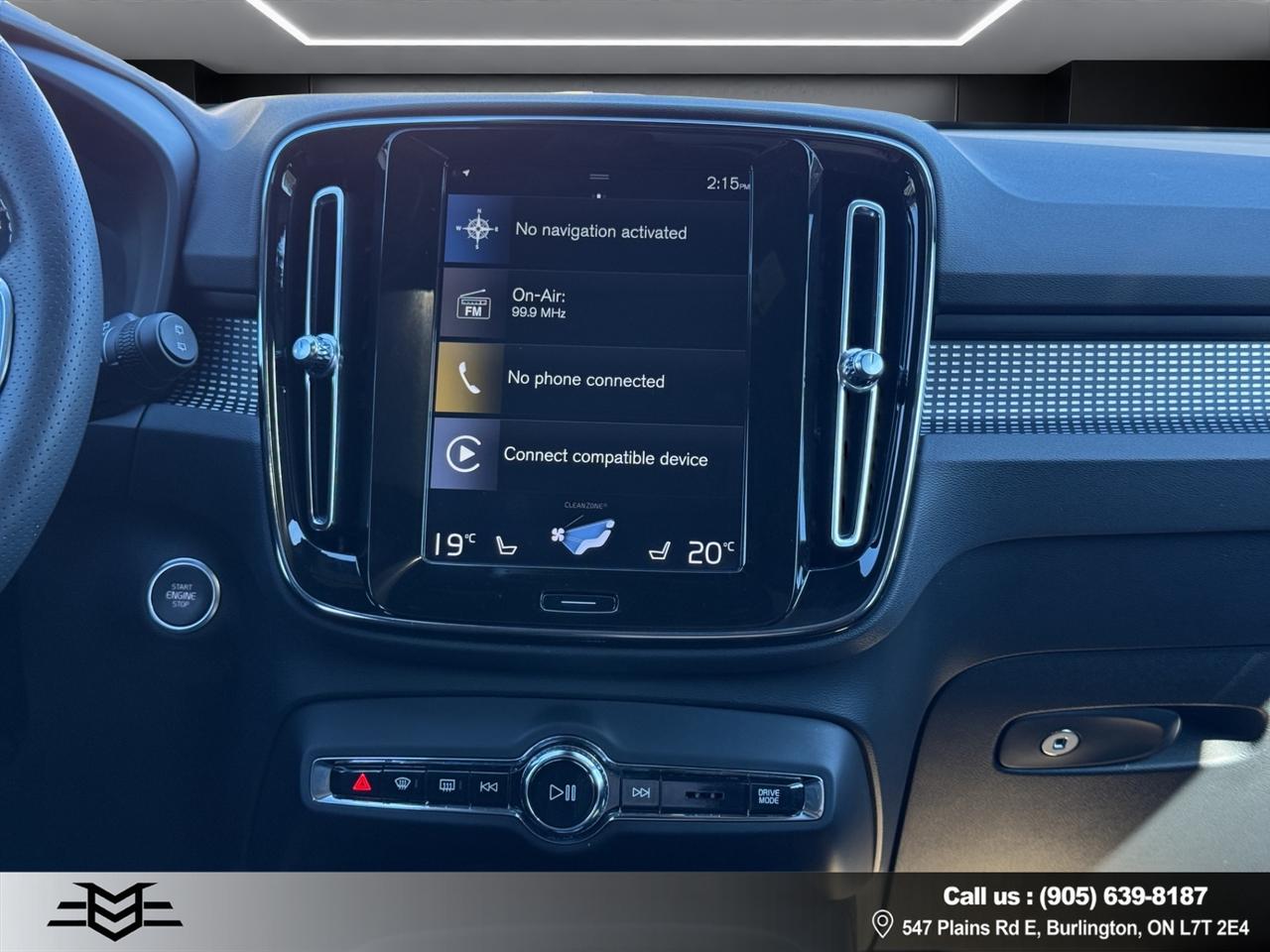 2020 Volvo XC40 T5 AWD R-Design Pkg - Moonroof - Leather !!! Photo
