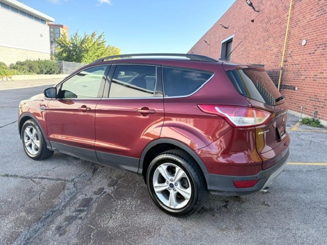 2014 Ford Escape SE ONLY 66,000KM-NO ACCIDENTS-HEATED SEATS-CAMERA-BLUETOOTH Photo