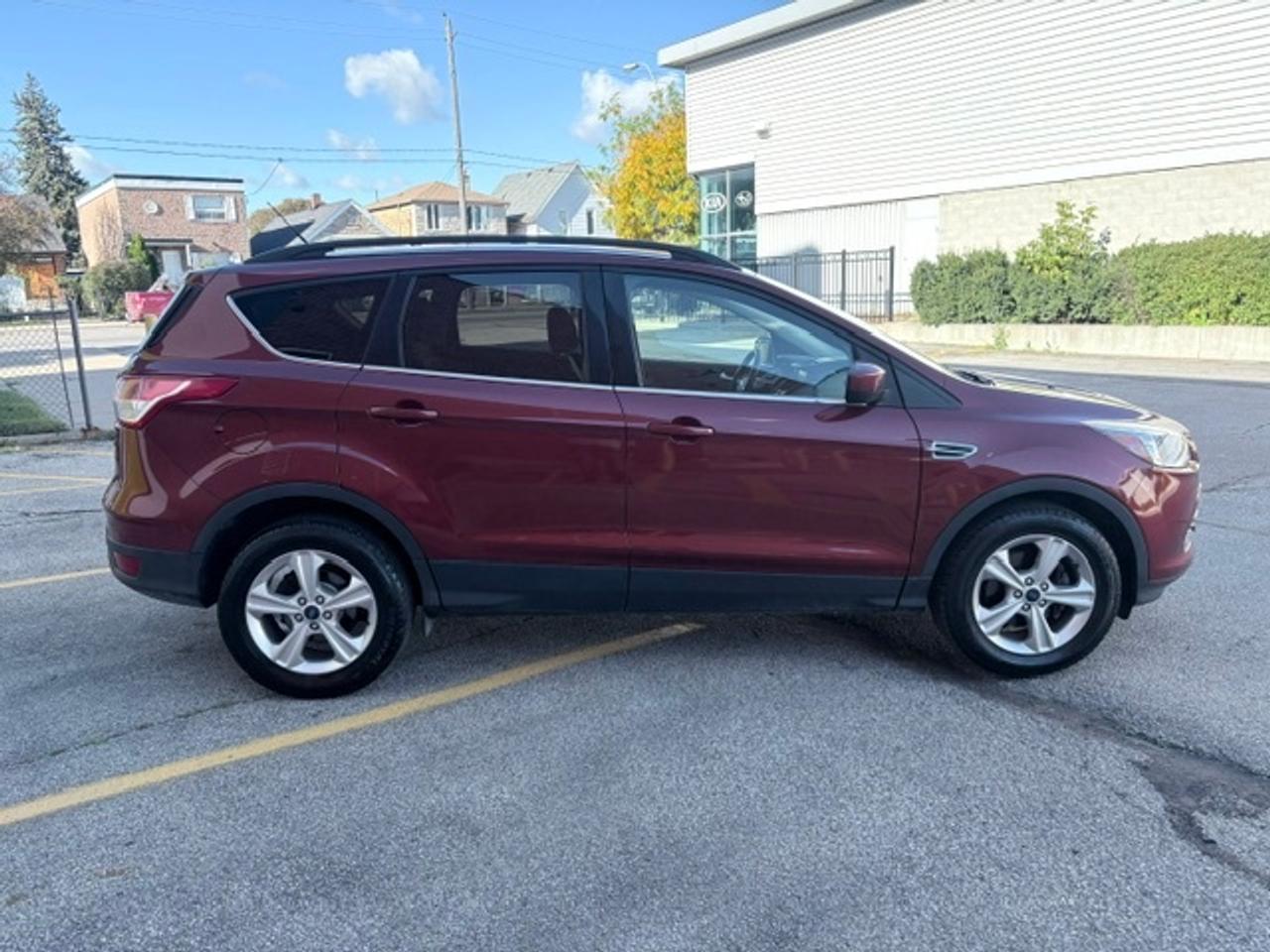 2014 Ford Escape SE ONLY 66,000KM-NO ACCIDENTS-HEATED SEATS-CAMERA-BLUETOOTH Photo