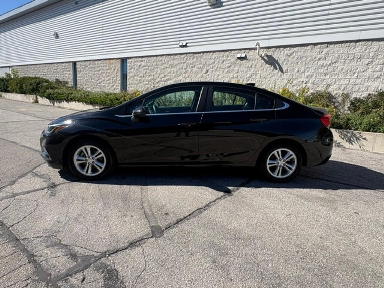 2016 Chevrolet Cruze LT **ONLY 60,000KM-6 SPEED MANUAL-CAMERA-BLUETOOTH-ALLOYS** Photo
