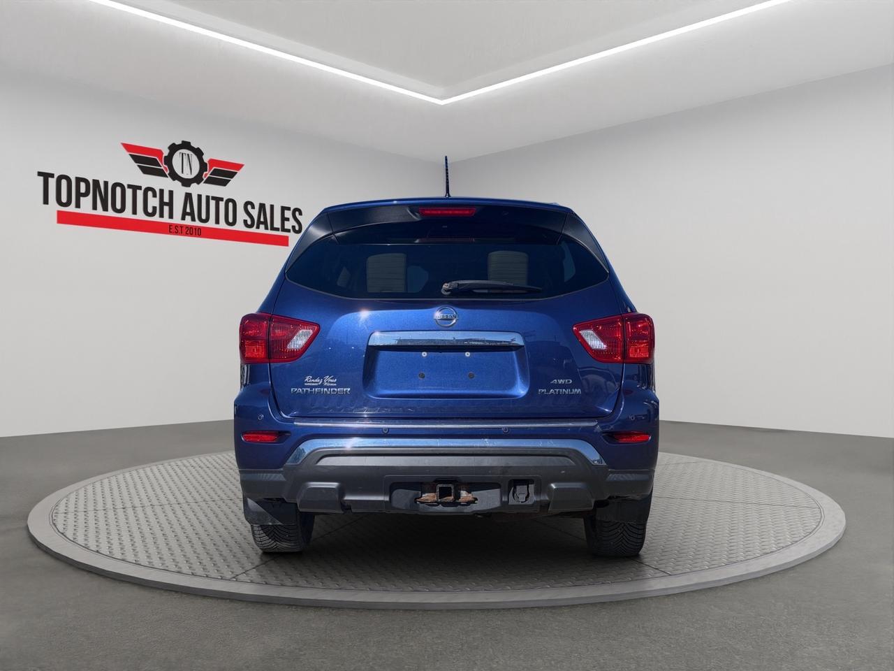 2017 Nissan Pathfinder 4WD 4dr PLATINIUM Photo4