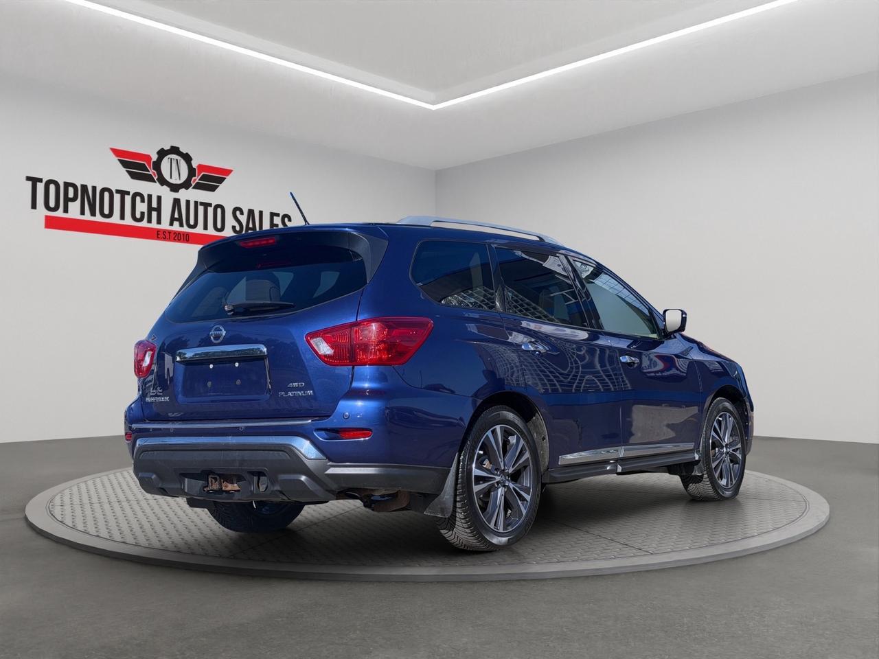 2017 Nissan Pathfinder 4WD 4dr PLATINIUM Photo