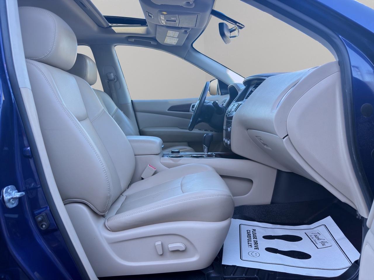 2017 Nissan Pathfinder 4WD 4dr PLATINIUM Photo