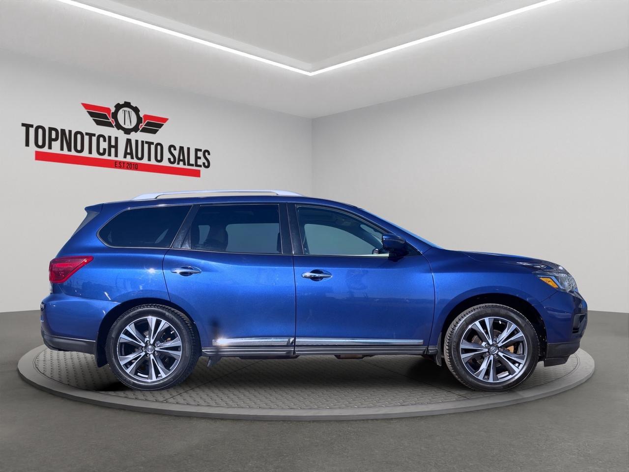 2017 Nissan Pathfinder 4WD 4dr PLATINIUM Photo