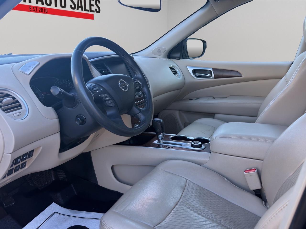 2017 Nissan Pathfinder 4WD 4dr PLATINIUM Photo