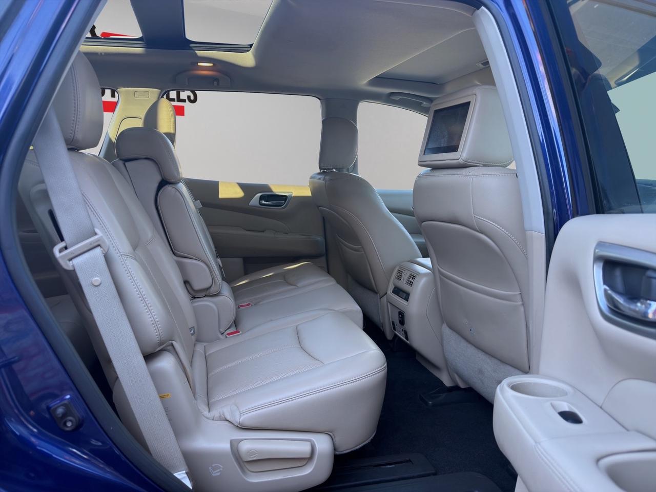 2017 Nissan Pathfinder 4WD 4dr PLATINIUM Photo