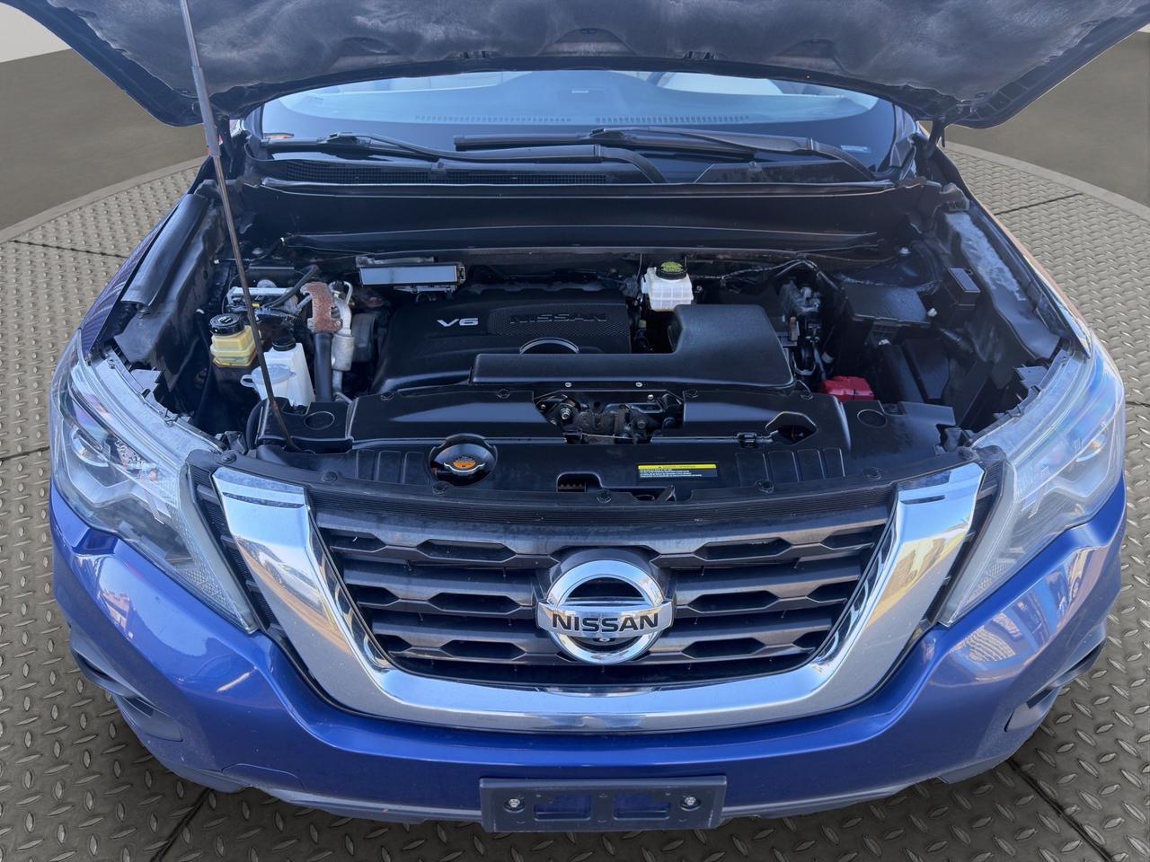 2017 Nissan Pathfinder 4WD 4dr PLATINIUM Photo
