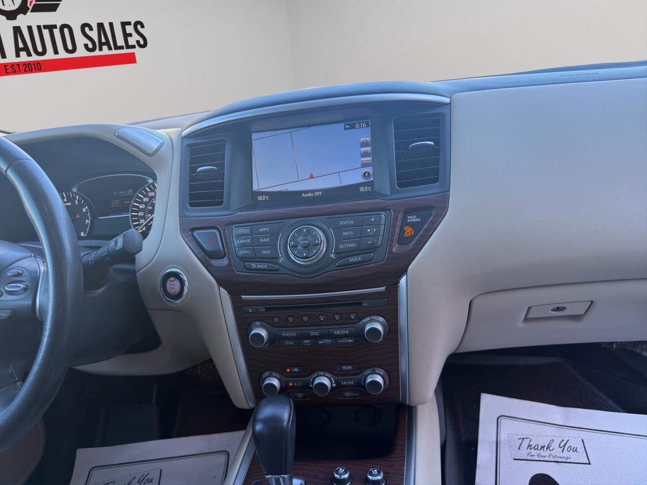 2017 Nissan Pathfinder 4WD 4dr PLATINIUM Photo