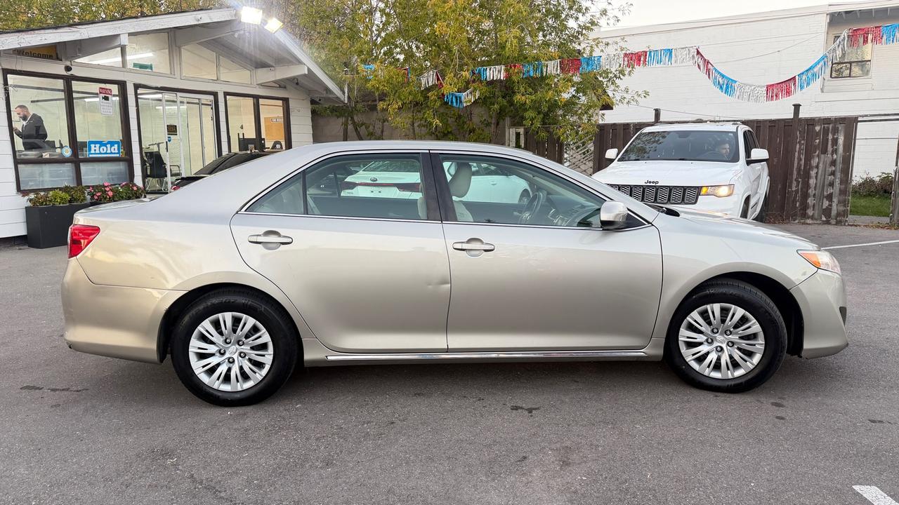 2014 Toyota Camry 4dr Sdn I4 Auto LE Photo3