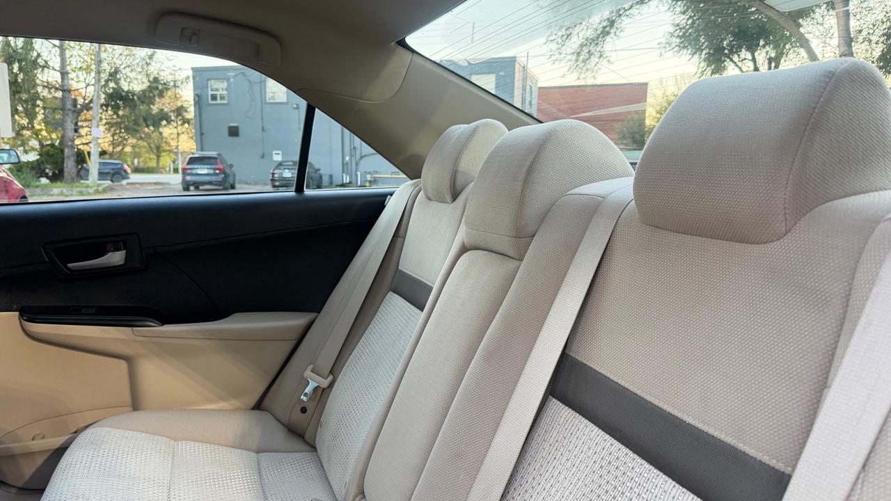 2014 Toyota Camry 4dr Sdn I4 Auto LE Photo