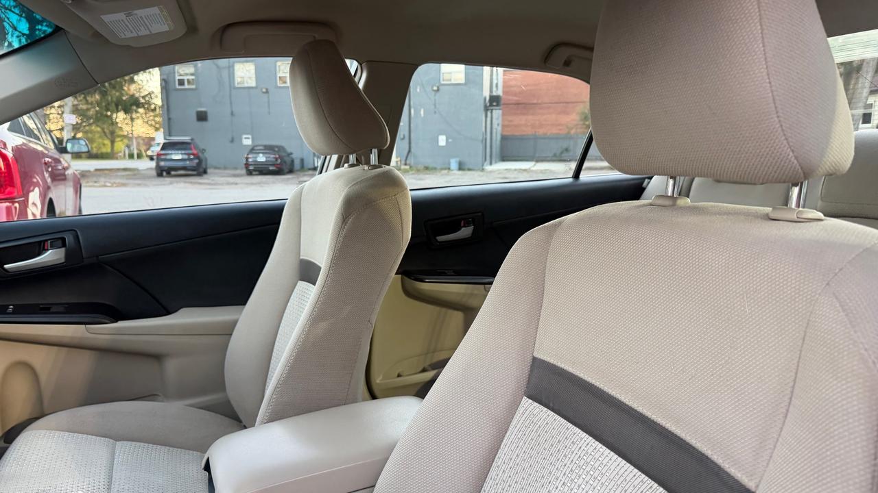 2014 Toyota Camry 4dr Sdn I4 Auto LE Photo