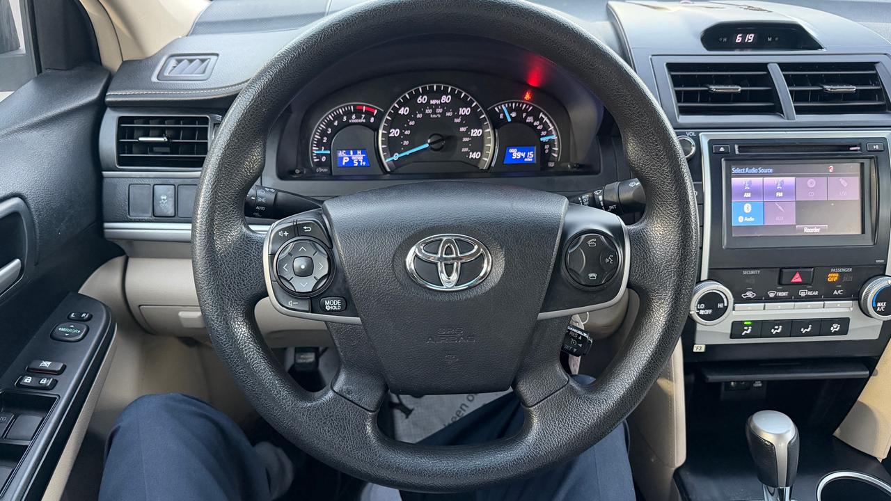 2014 Toyota Camry 4dr Sdn I4 Auto LE Photo