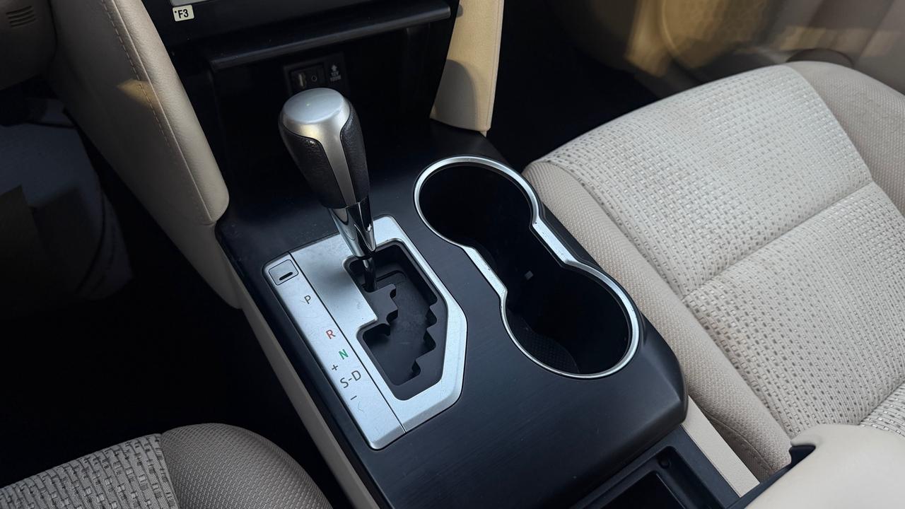 2014 Toyota Camry 4dr Sdn I4 Auto LE Photo