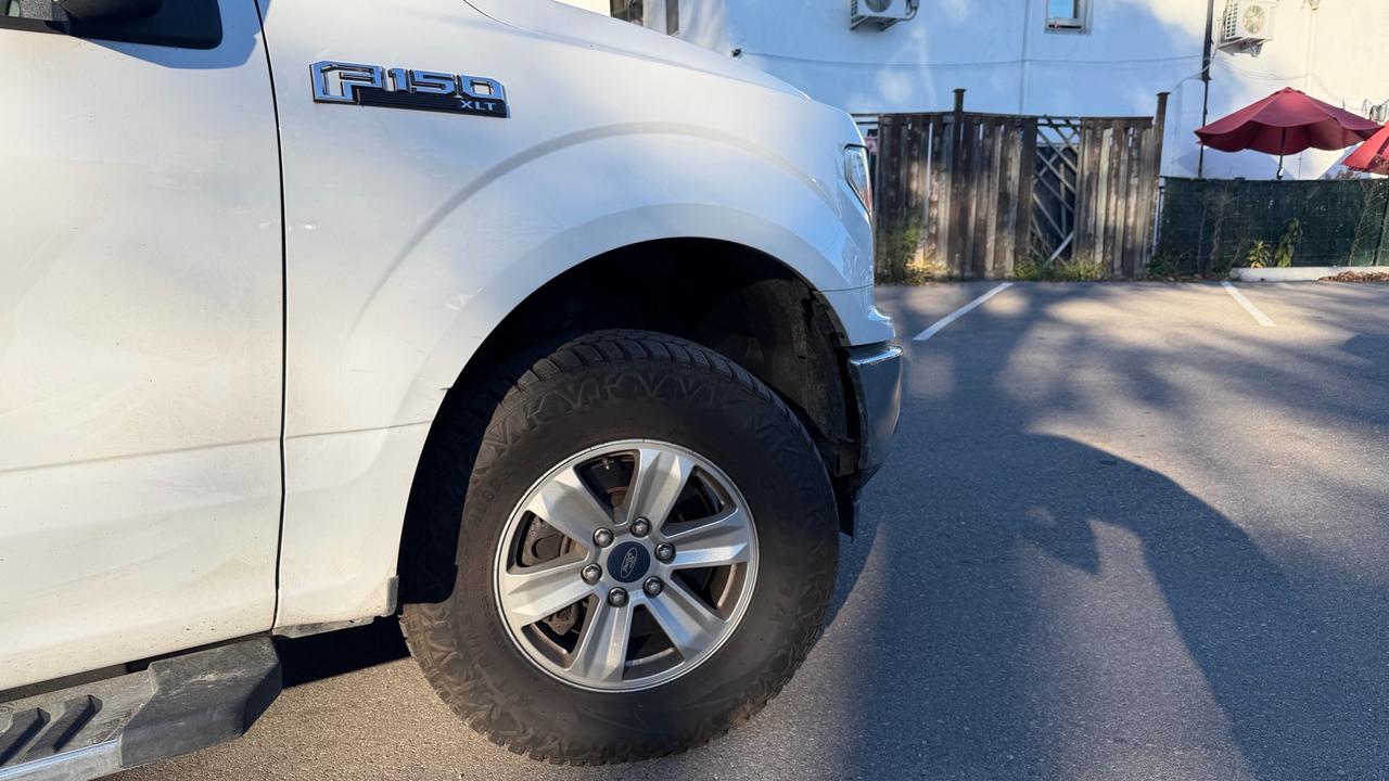 2020 Ford F-150 XLT 4WD SuperCrew 5.5' Box Photo2