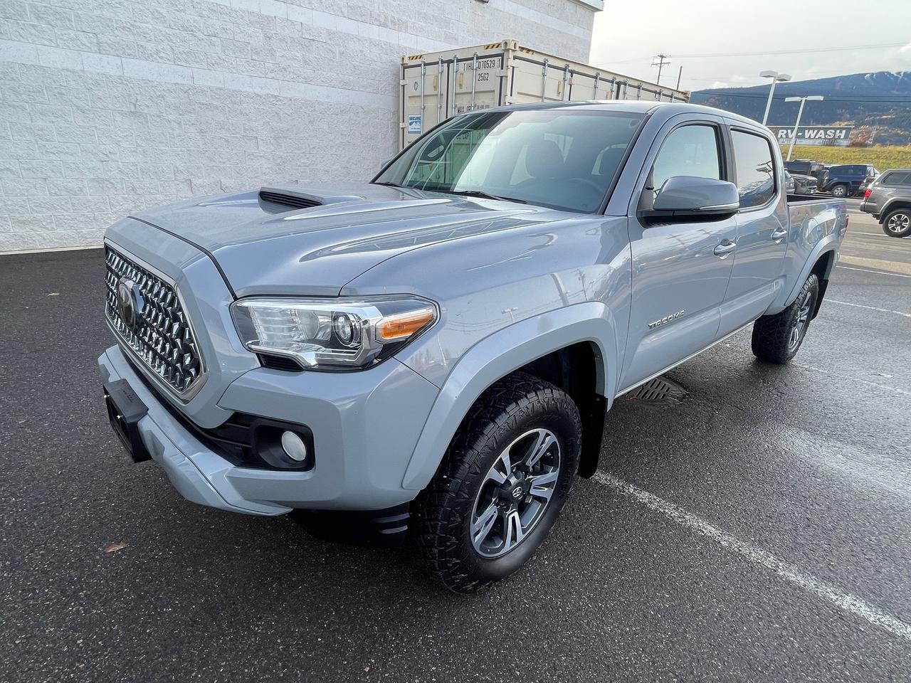 2019 Toyota Tacoma SR5 Photo0