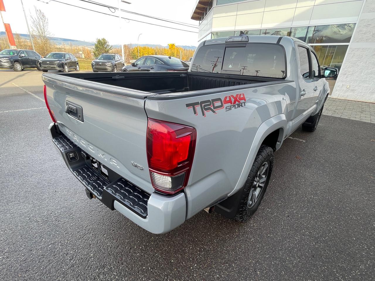 2019 Toyota Tacoma SR5 Photo3