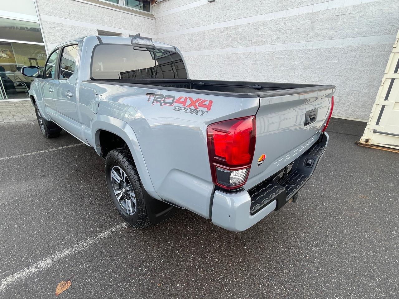 2019 Toyota Tacoma SR5 Photo2