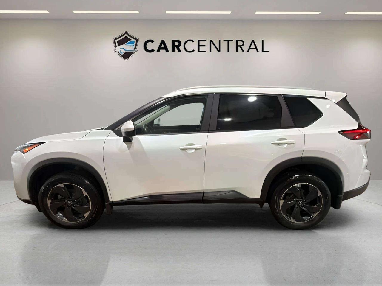 2024 Nissan Rogue SV MOONROOF | CLEAN CARFAX | 1 OWNER | PRO PILOT Photo5