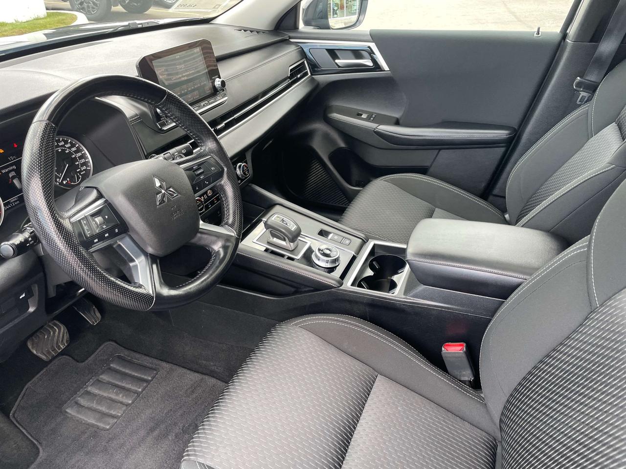 2022 Mitsubishi Outlander SE AWD Photo