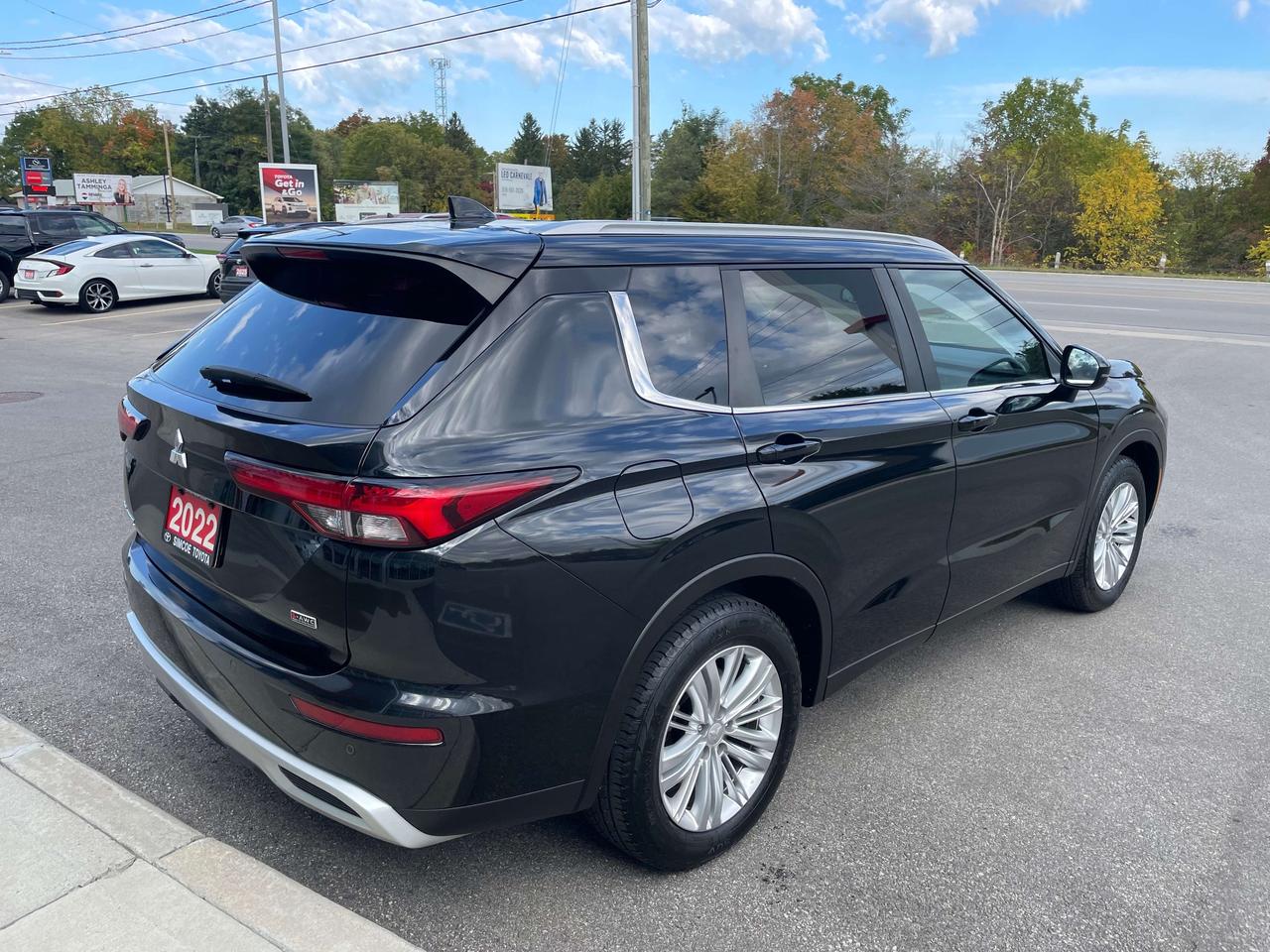 2022 Mitsubishi Outlander SE AWD Photo