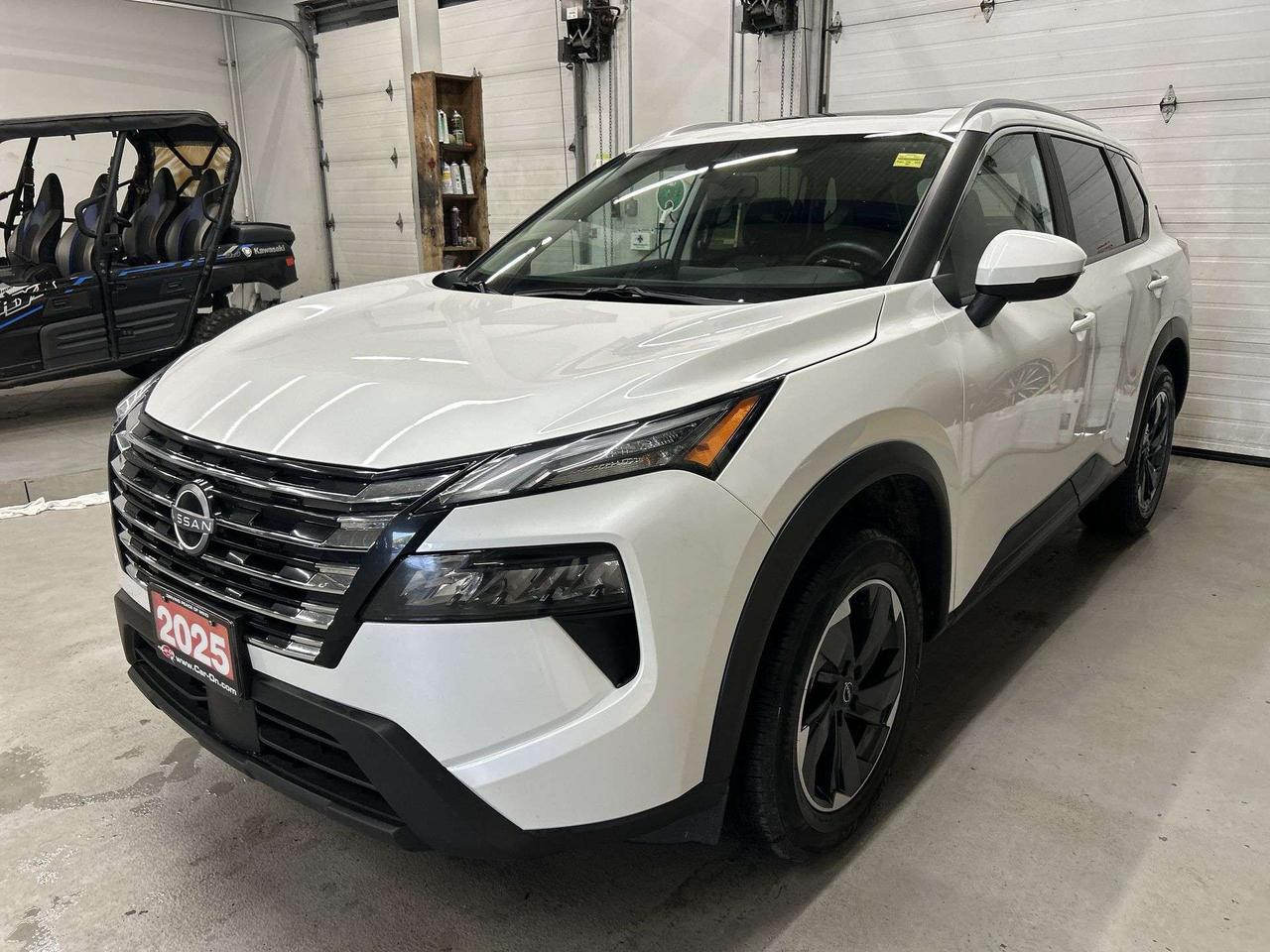 2025 Nissan Rogue SV AWD | PANO ROOF | HTD SEATS | CARPLAY | ALLOYS Photo0