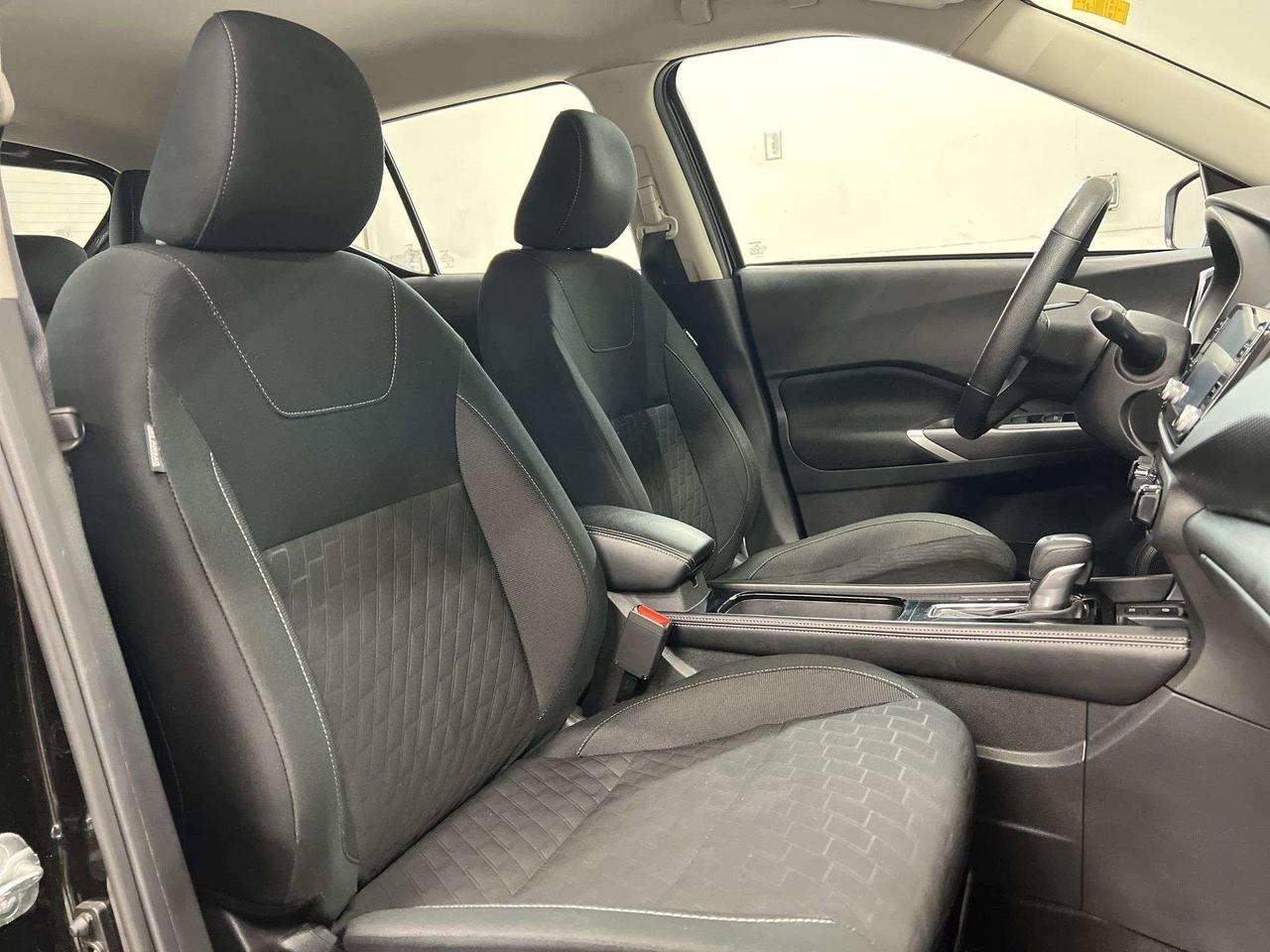 2025 Nissan Kicks HEATED SEATS  | CARPLAY | REMOTE START | ALLOYS Photo