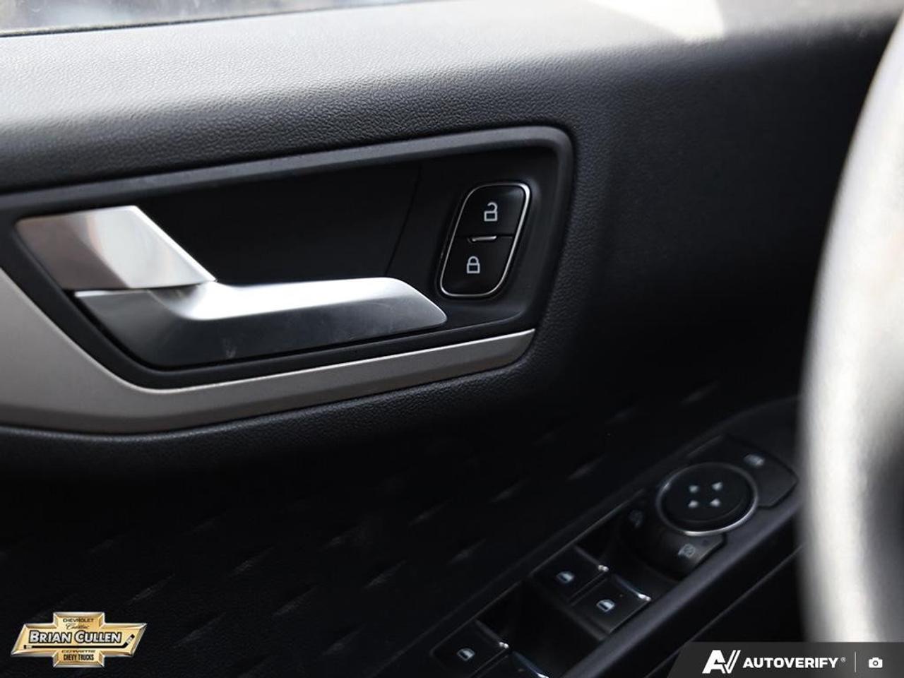 2020 Ford Escape SE SE FWD Photo