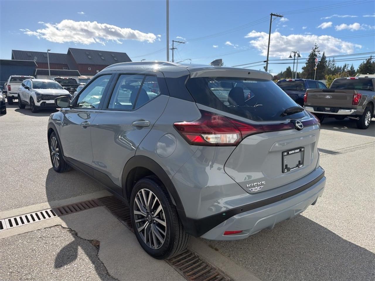 2025 Nissan Kicks Play SV  - Heated Seats -  Apple CarPlay Photo2