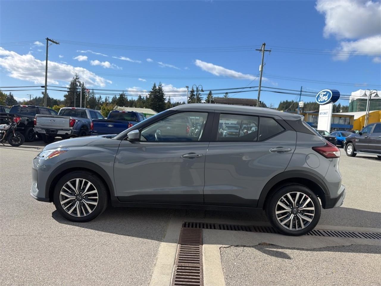 2025 Nissan Kicks Play SV  - Heated Seats -  Apple CarPlay Photo1