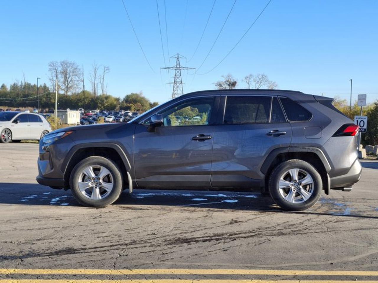 2025 Toyota RAV4 XLE AWD | Sunroof | Power Seat | Radar Cruise | Heated Wheel + Seats | Power Liftgate | and More ! Photo5