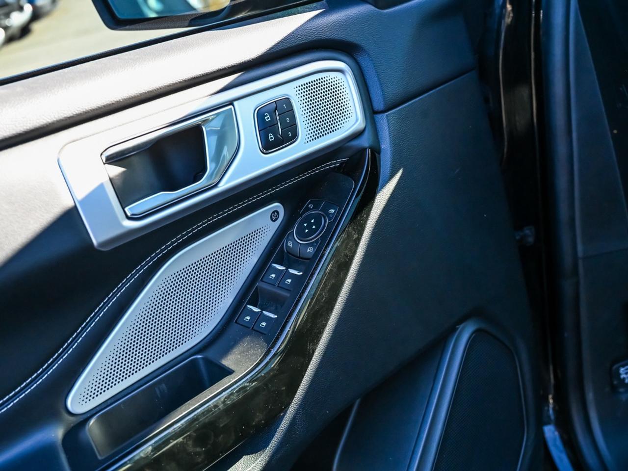 2022 Ford Explorer ST Photo