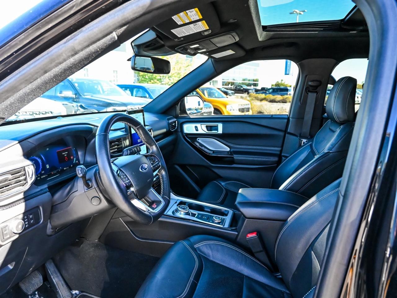 2022 Ford Explorer ST Photo