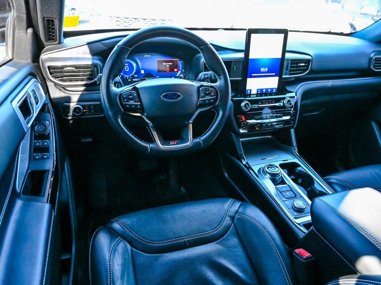 2022 Ford Explorer ST Photo