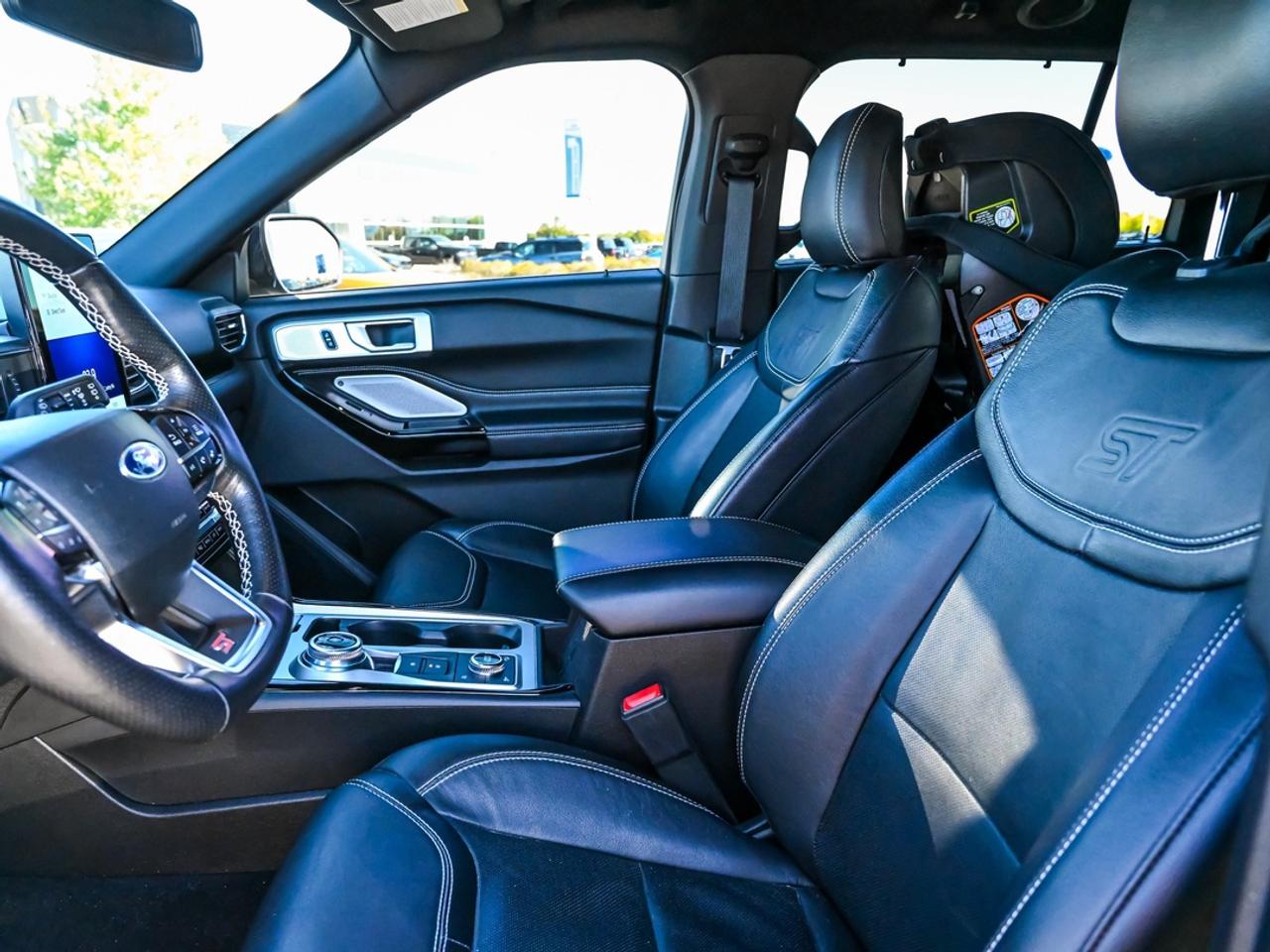 2022 Ford Explorer ST Photo