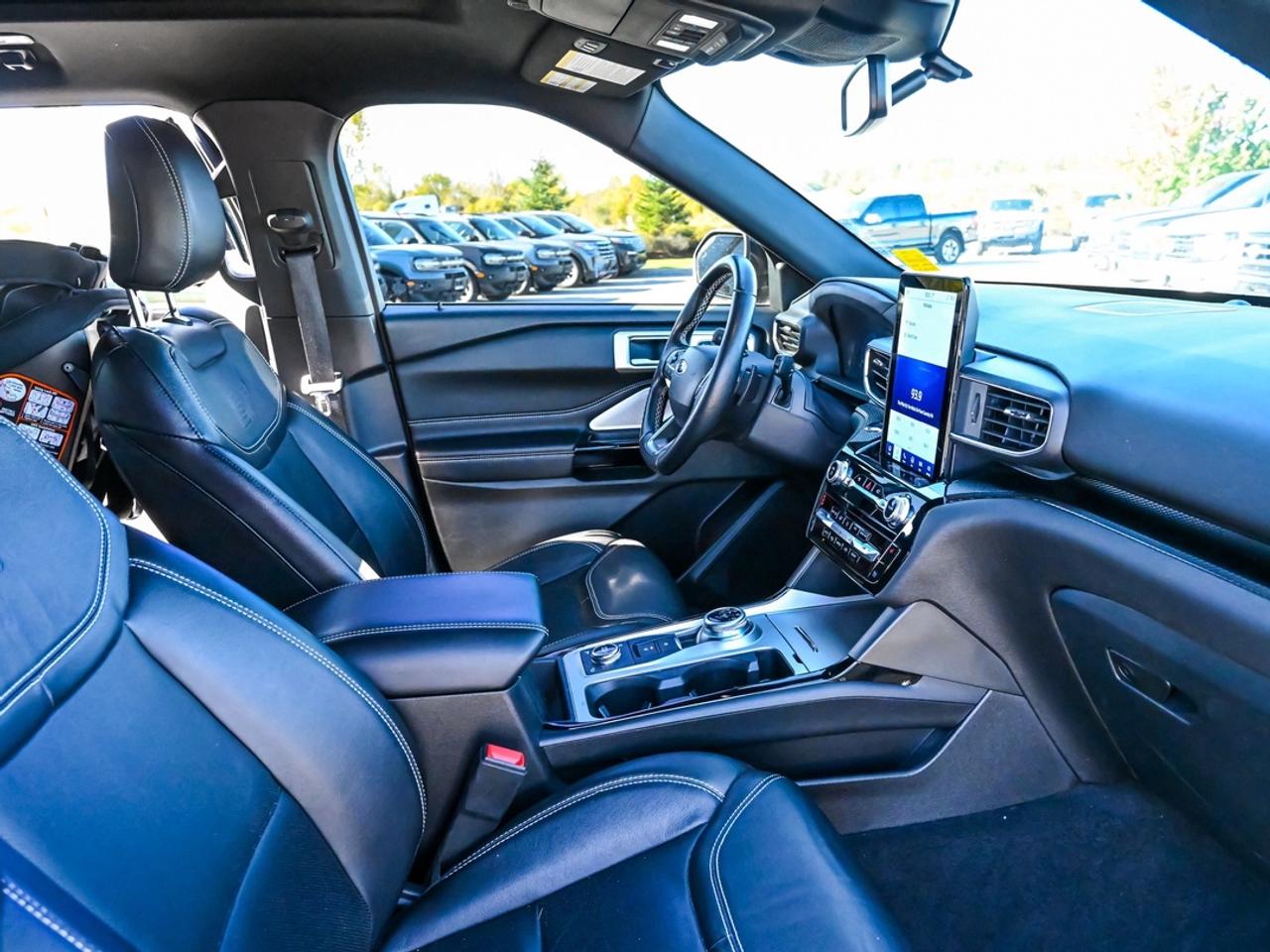 2022 Ford Explorer ST Photo