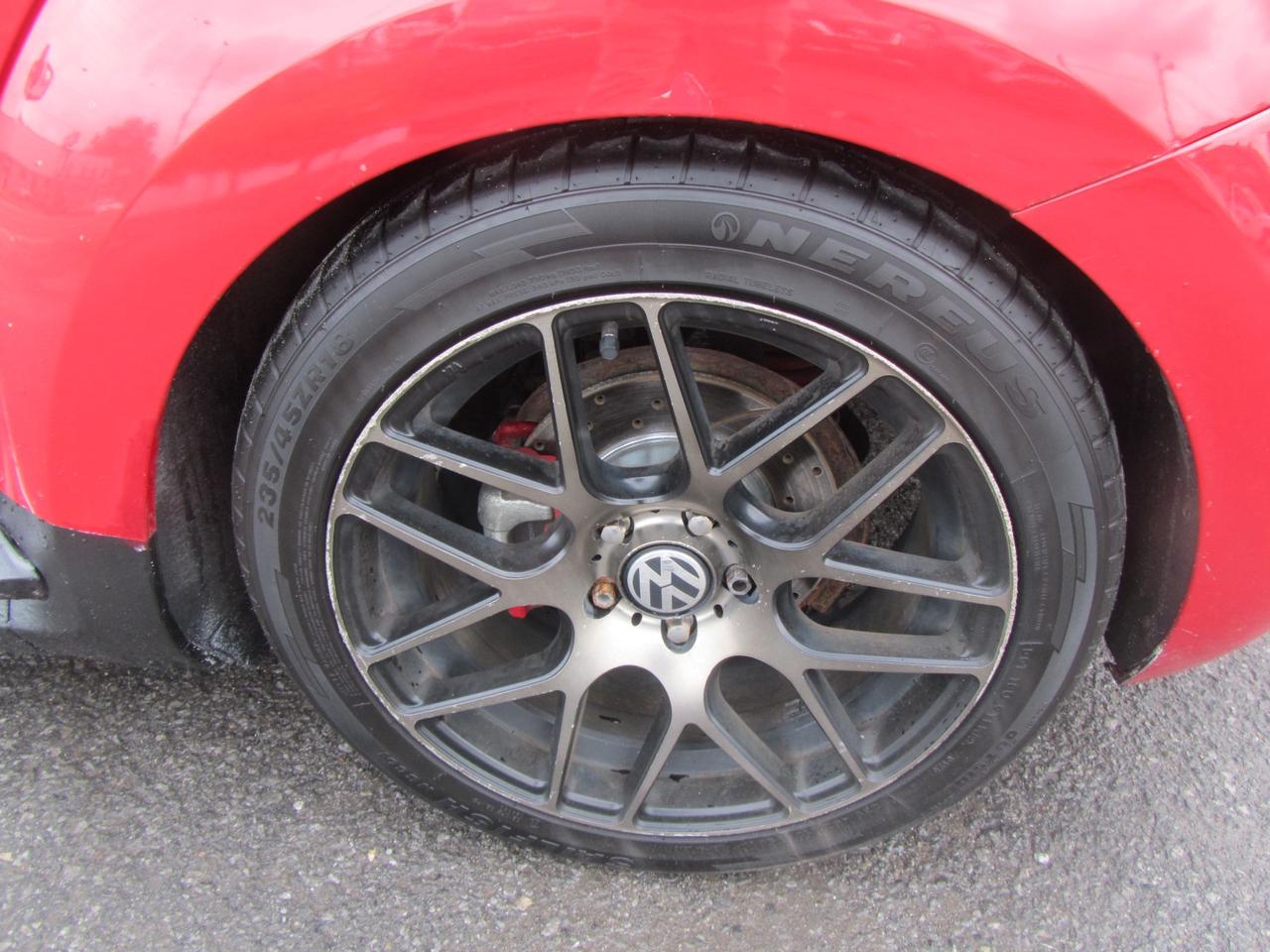 2012 Volkswagen Beetle 2dr Cpe DSG 2.0T Turbo Photo