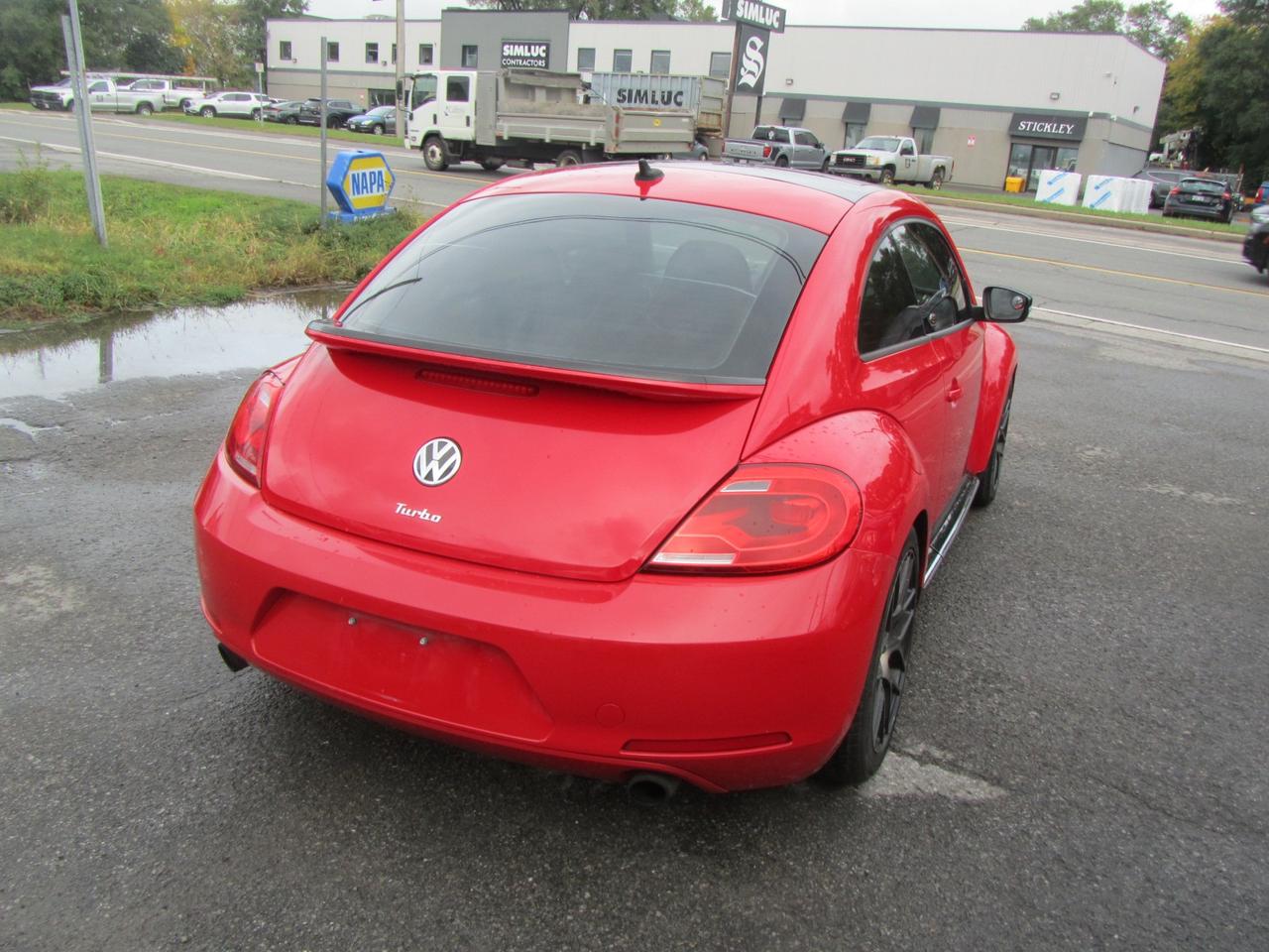 2012 Volkswagen Beetle 2dr Cpe DSG 2.0T Turbo Photo4