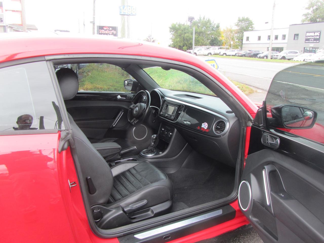 2012 Volkswagen Beetle 2dr Cpe DSG 2.0T Turbo Photo