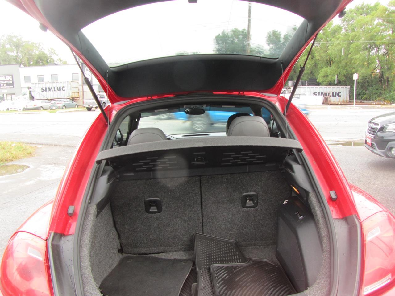 2012 Volkswagen Beetle 2dr Cpe DSG 2.0T Turbo Photo
