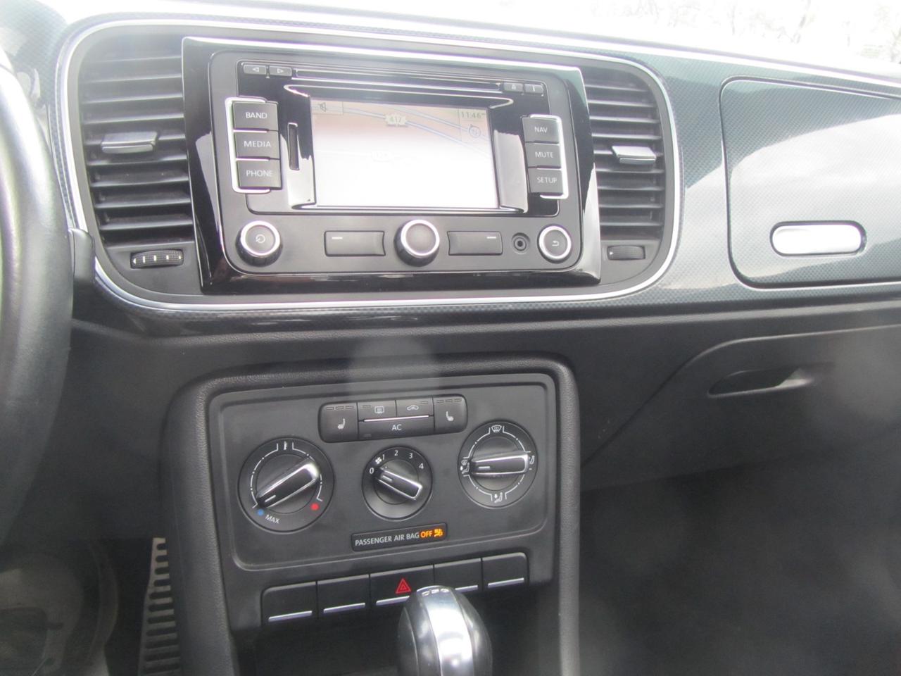 2012 Volkswagen Beetle 2dr Cpe DSG 2.0T Turbo Photo