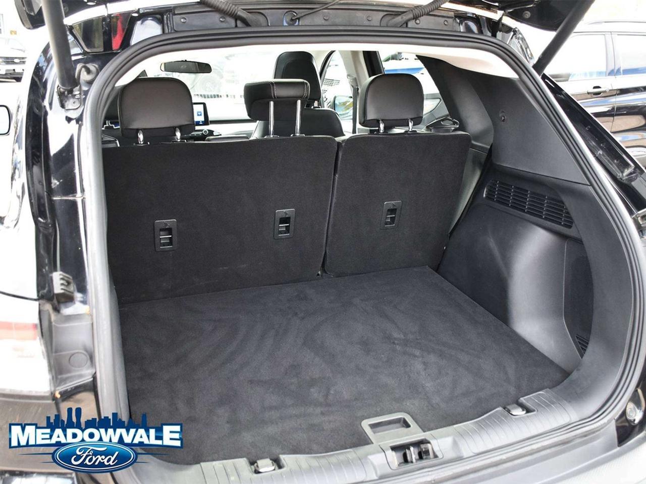 2022 Ford Escape SEL Photo
