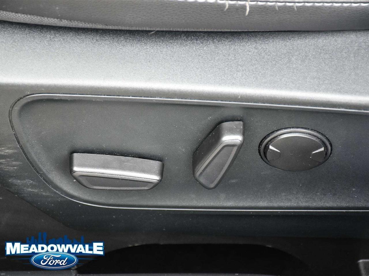 2022 Ford Escape SEL Photo