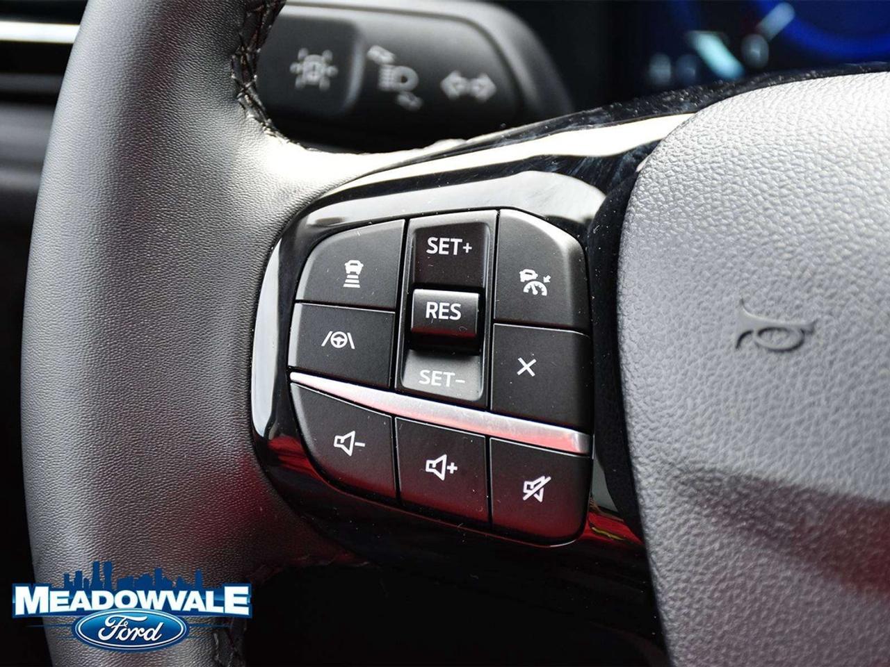 2022 Ford Escape SEL Photo