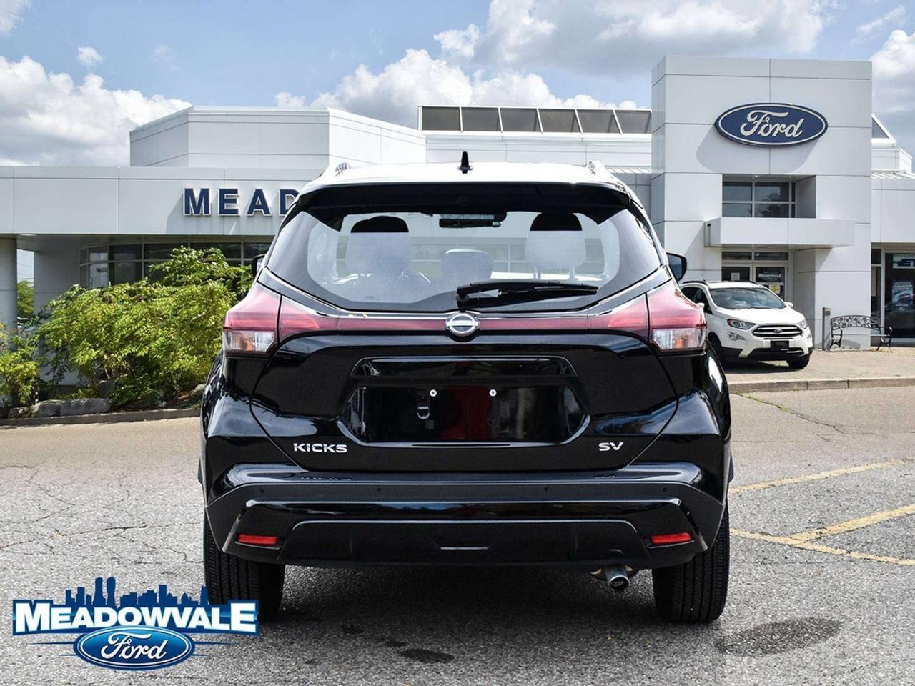 2023 Nissan Kicks SV Photo