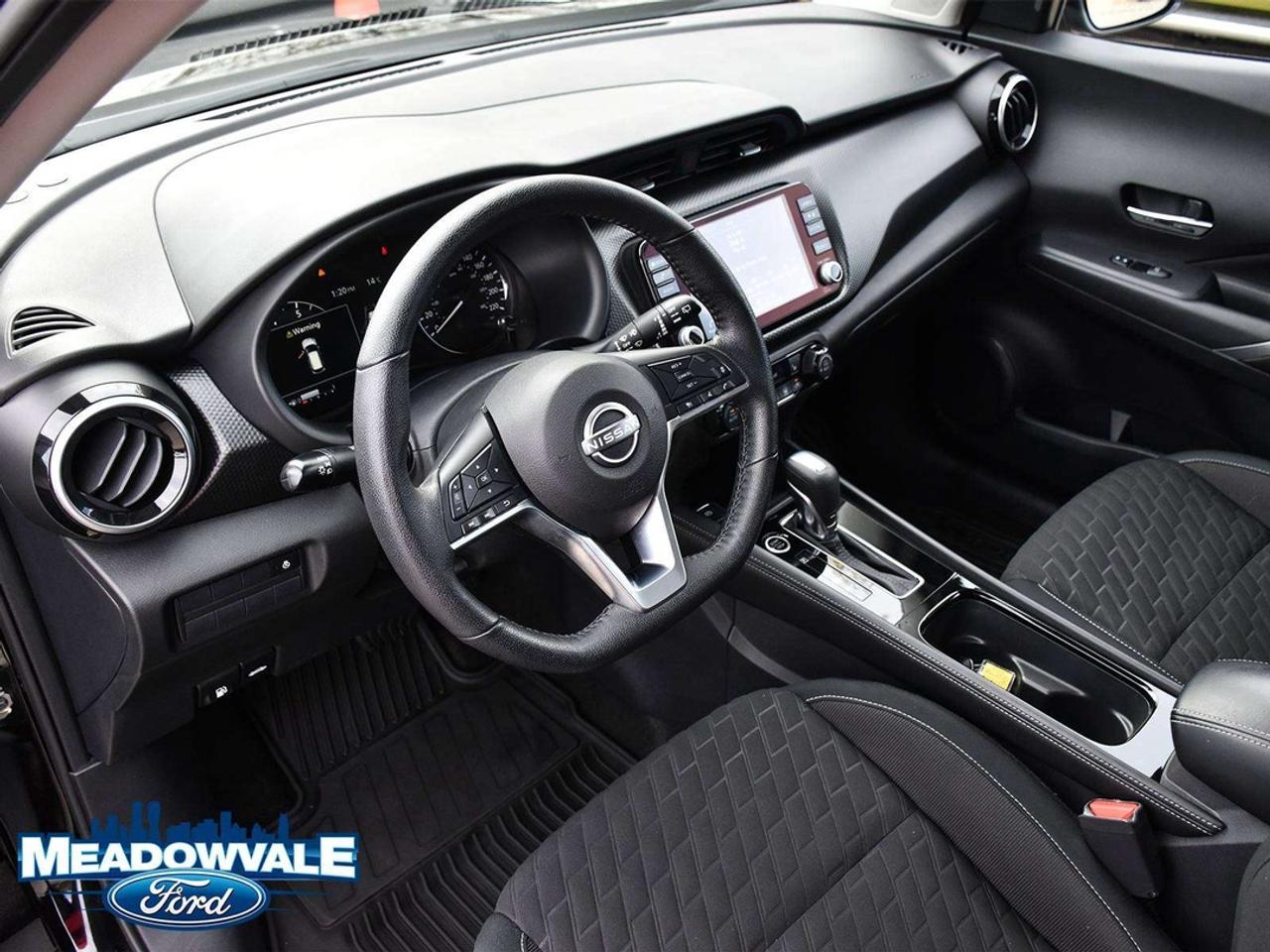 2023 Nissan Kicks SV Photo