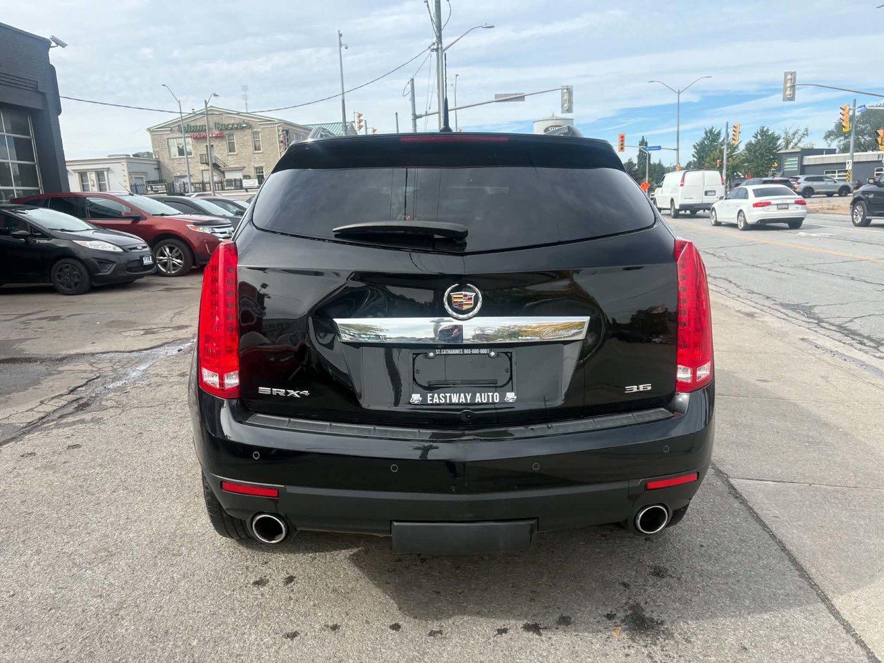 2012 Cadillac SRX Luxury Photo
