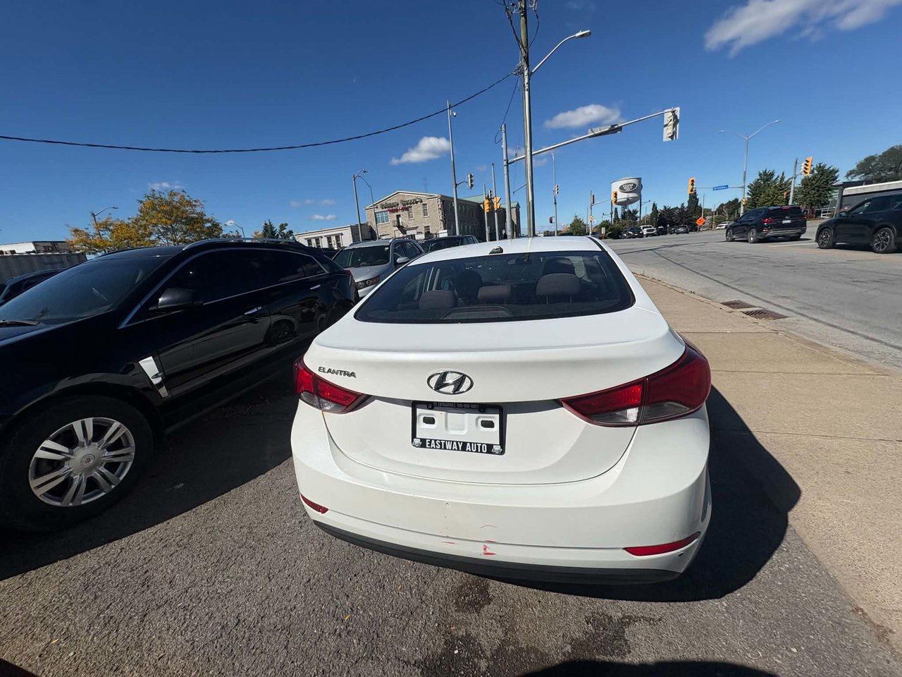 2016 Hyundai Elantra GL Photo3